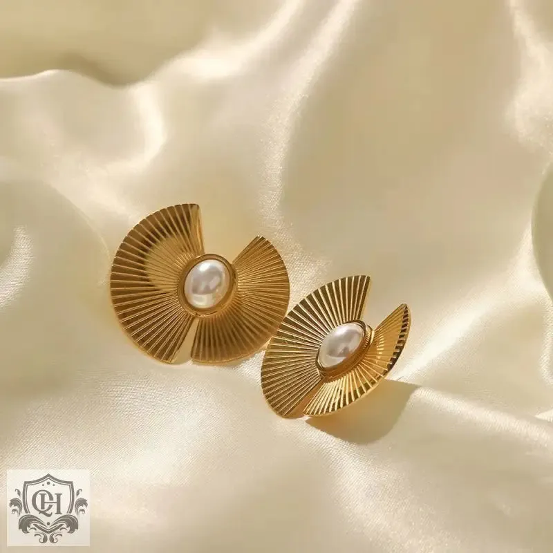 18K Gold Elegant Pearl Earrings