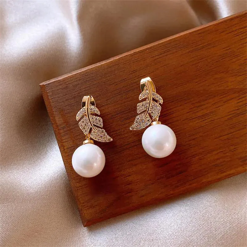 2022 New Classic Elegant Imitation Pearl Dangle Earrings For Women Crystal Long Tassel Exquisite Drop Earring Wedding Jewelry