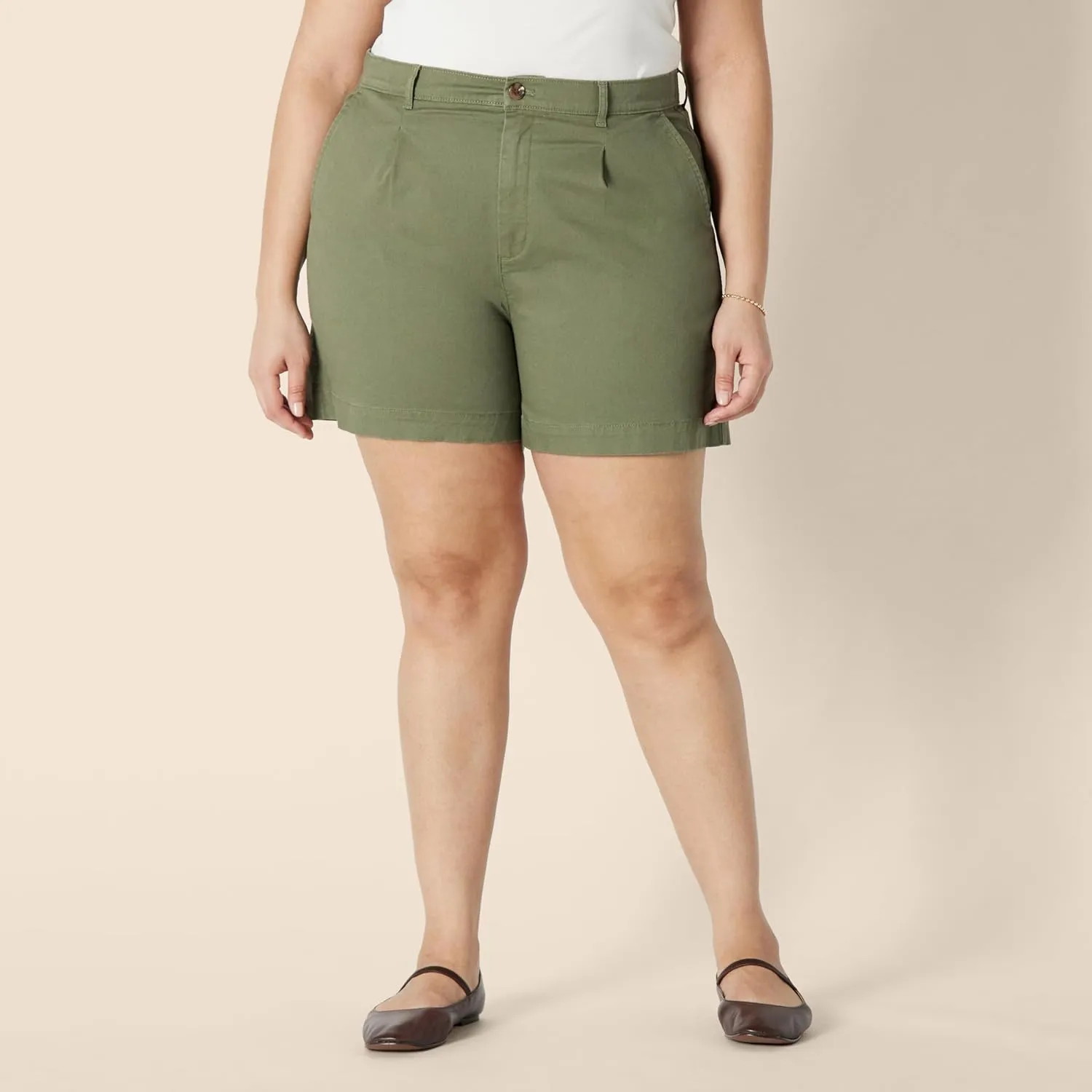 Amazon Essentials Women's High-Rise Relaxed-Fit Elastic Back Short