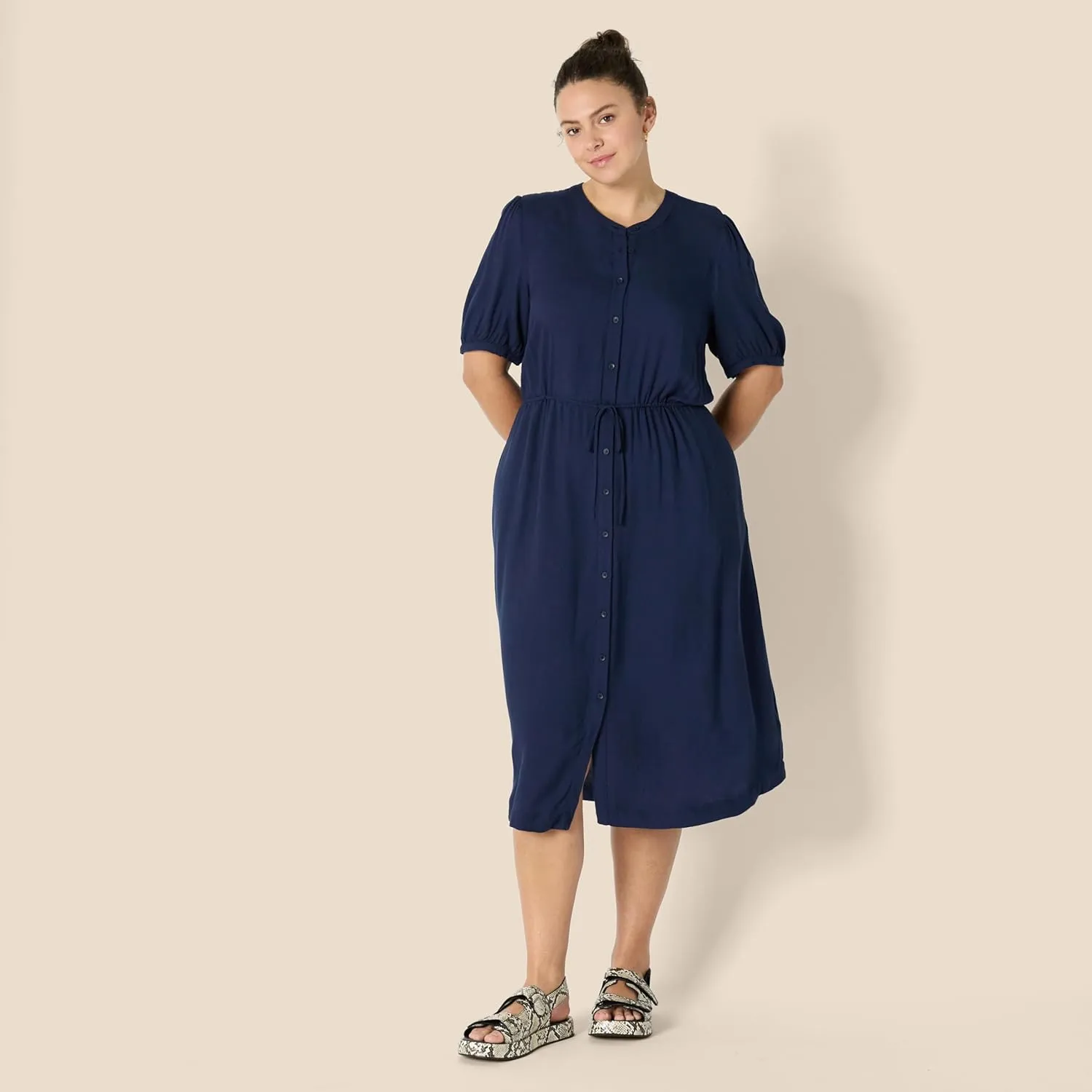 Amazon Essentials Women's Relaxed Fit Half-Sleeve Waisted Midi A-Line Dress