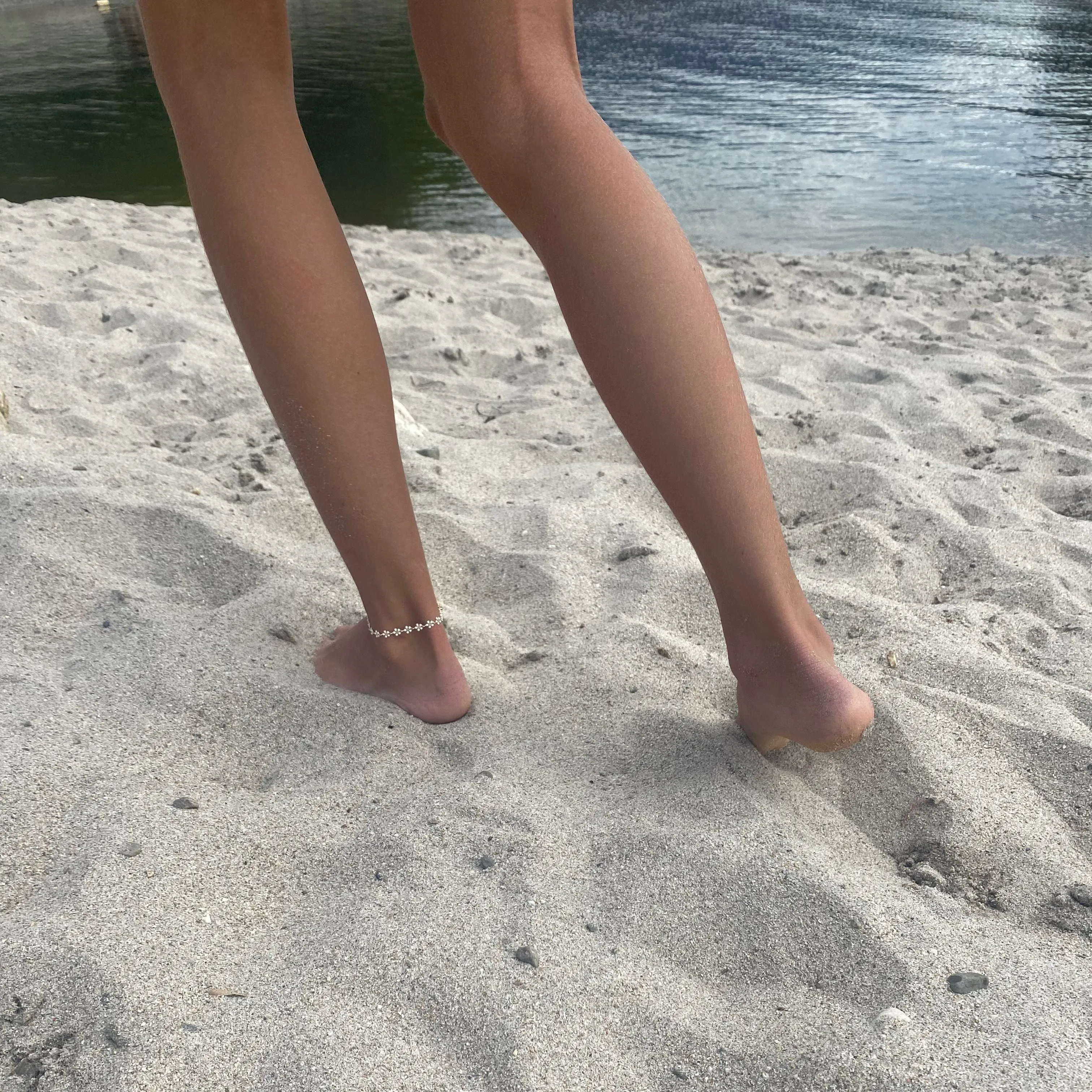 Daisy Anklet | Delicate White & Gold/Silver Flower Anklet