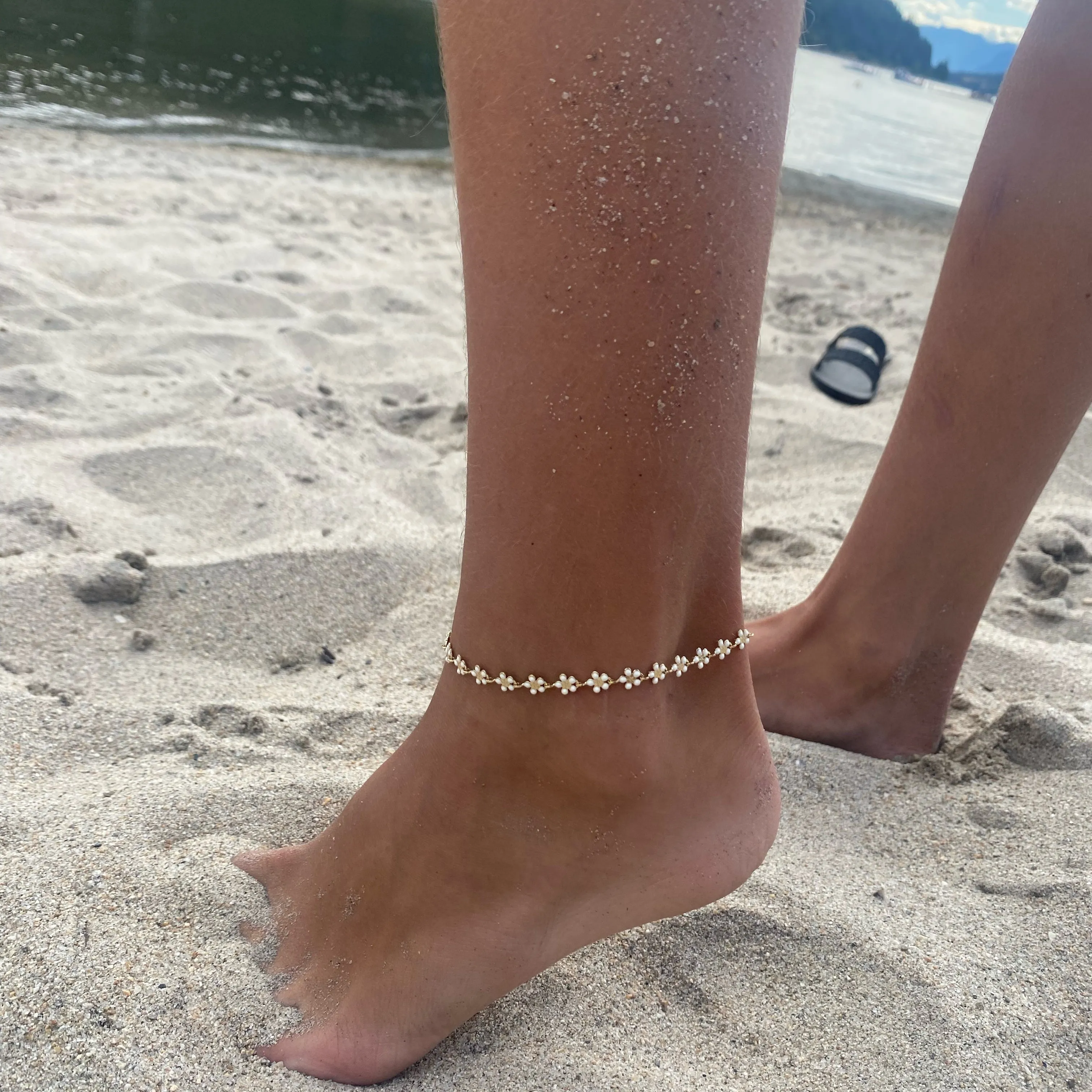 Daisy Anklet | Delicate White & Gold/Silver Flower Anklet