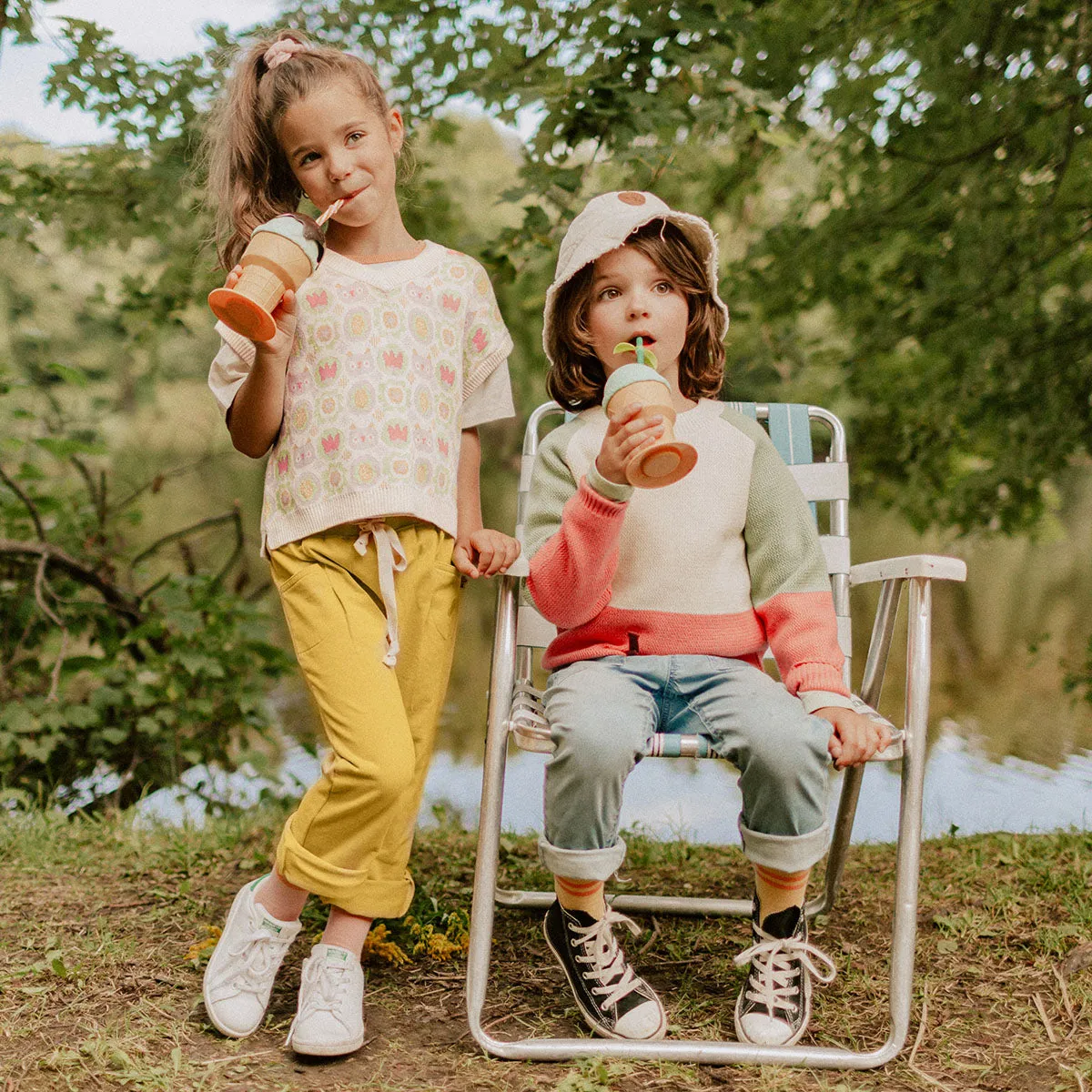 Débardeur de maille crème sans manche à motifs, enfant || Cream patterned no sleeved tank top in knitwear, child