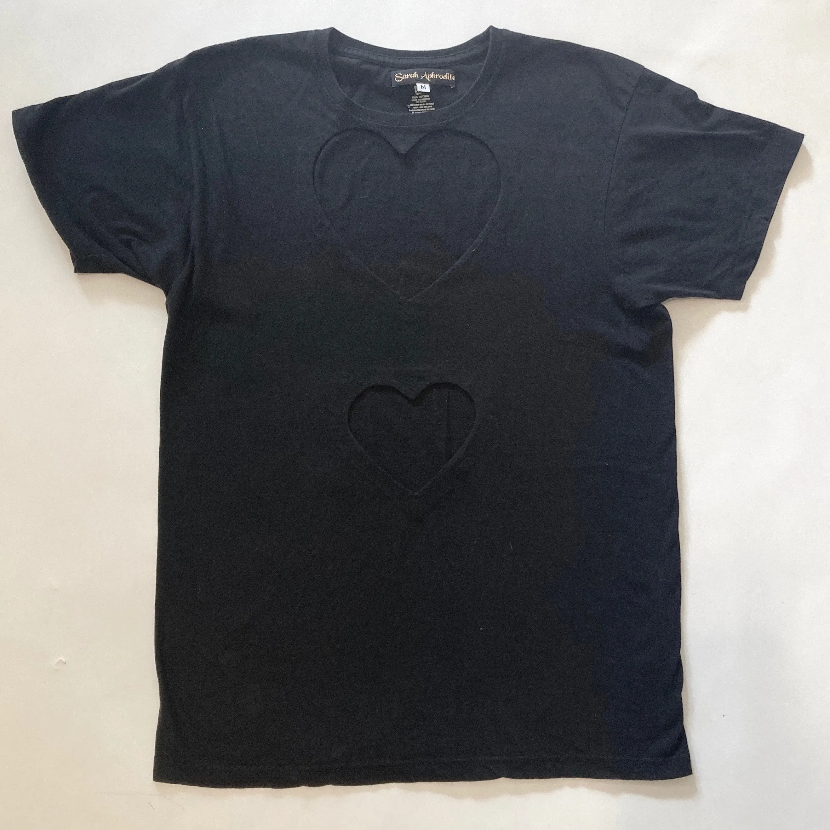 FITTED DOUBLE HEART CUT-OUT TEE