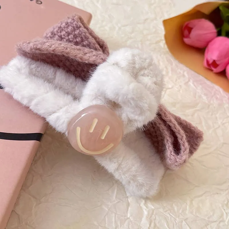 Furry Smiley Face Claw Clip