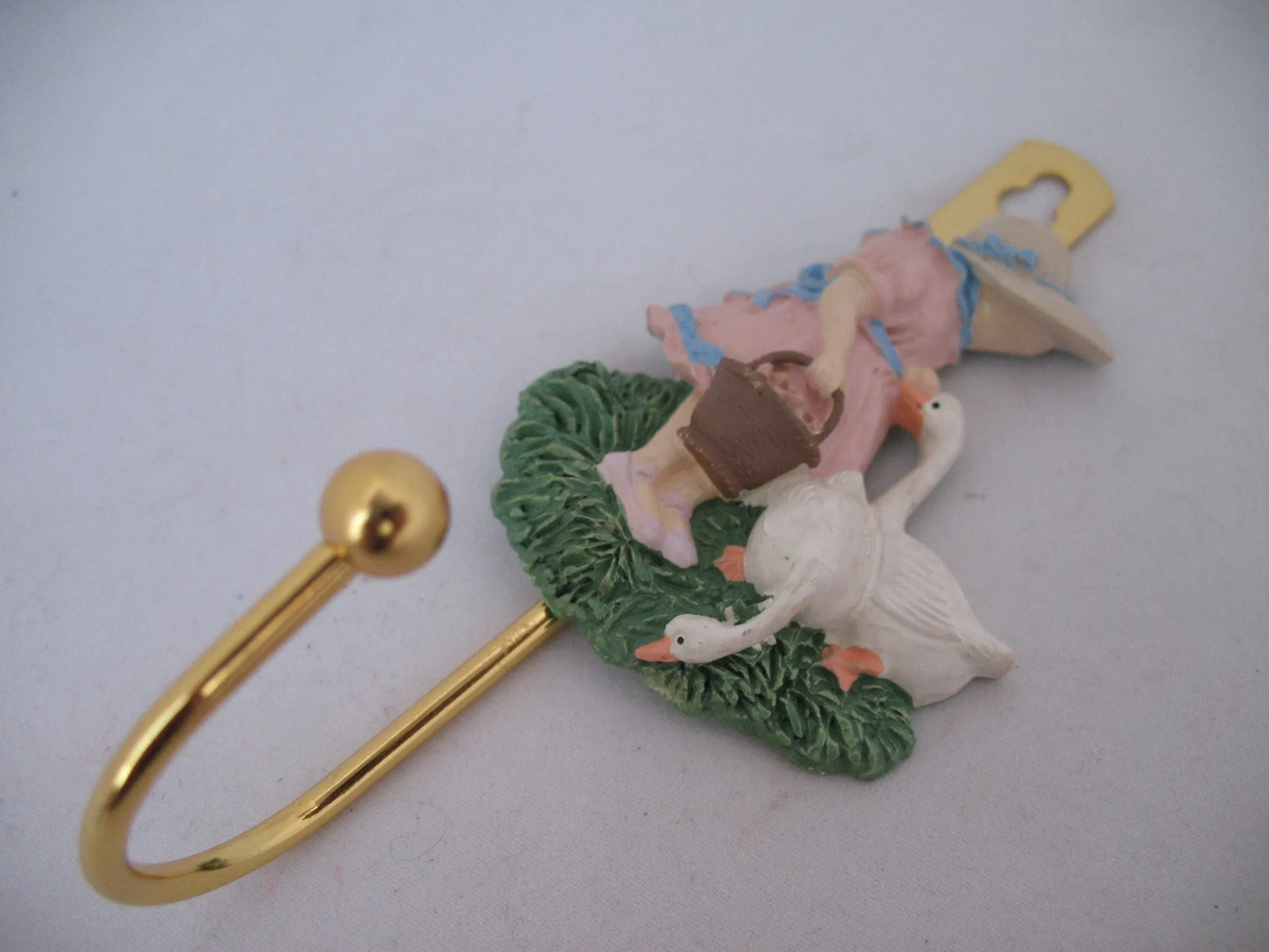NEW NIB AVON Country Girl Goose WALL HANGER Hanging METAL HOOK HOOKS Towel Pot Holder Kitchen Bed Bath