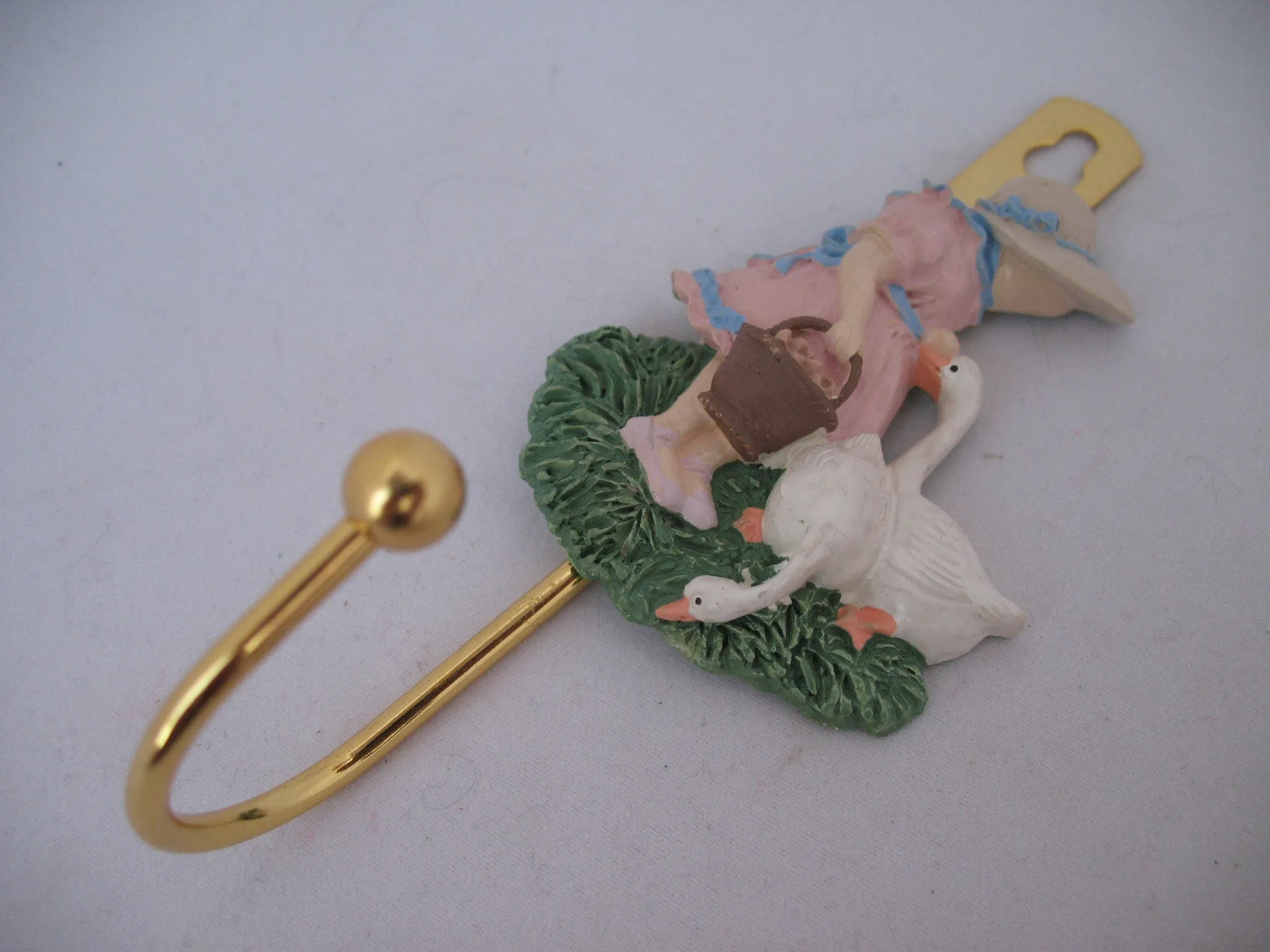 NEW NIB AVON Country Girl Goose WALL HANGER Hanging METAL HOOK HOOKS Towel Pot Holder Kitchen Bed Bath