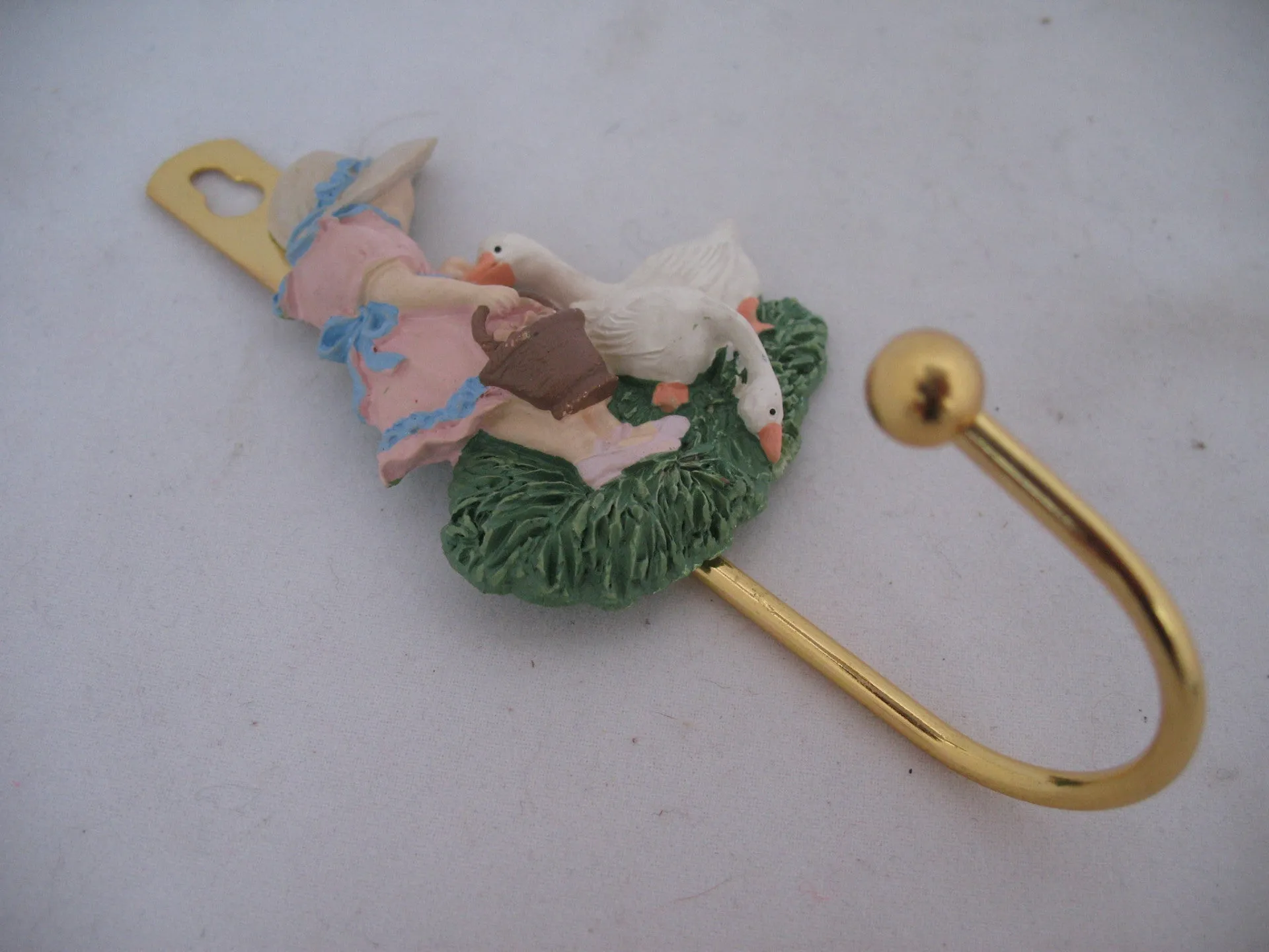 NEW NIB AVON Country Girl Goose WALL HANGER Hanging METAL HOOK HOOKS Towel Pot Holder Kitchen Bed Bath