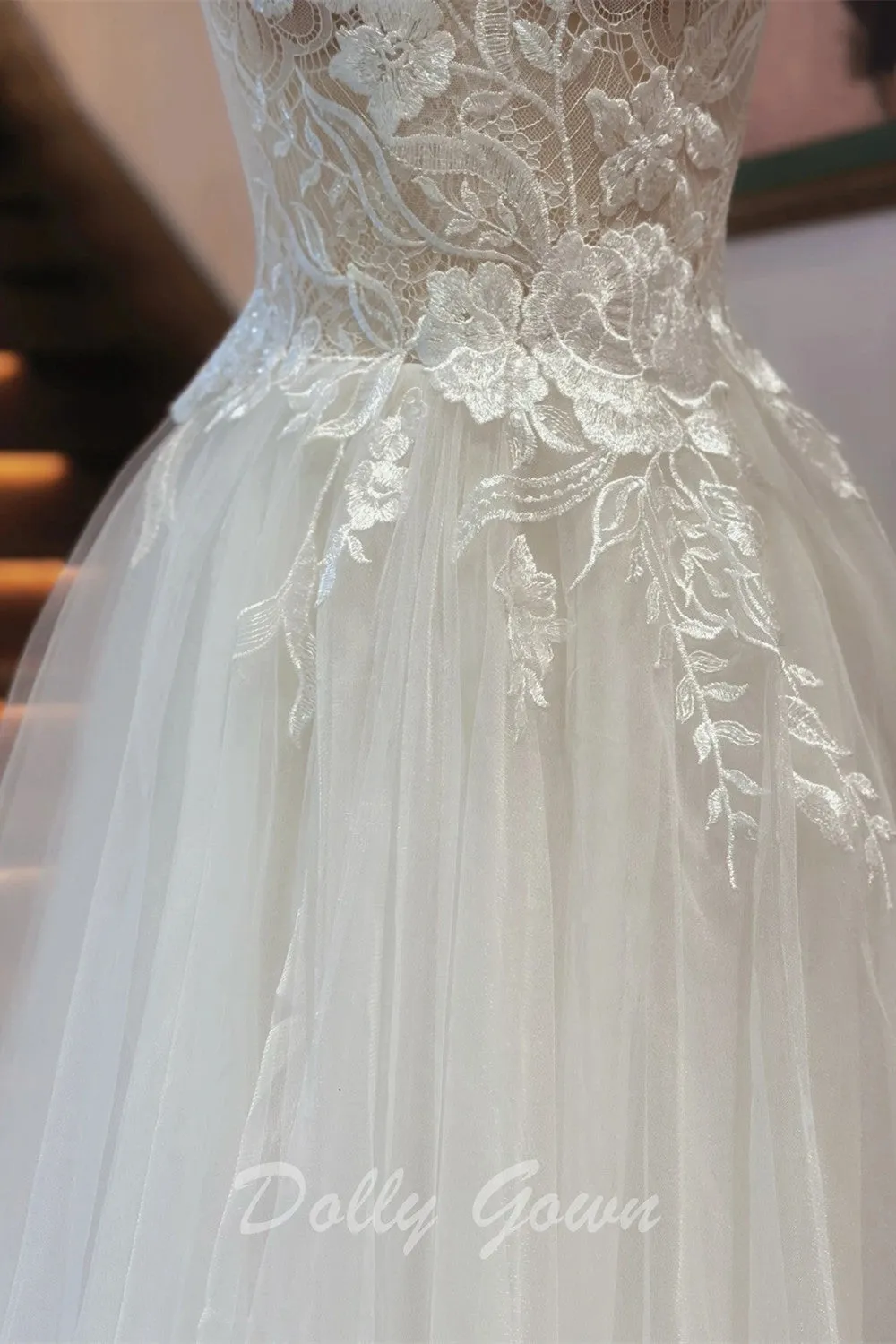 Romantic Boat Neck Sheer Lace Top A-line Tulle Wedding Dress