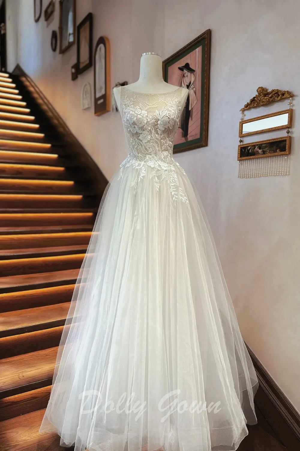Romantic Boat Neck Sheer Lace Top A-line Tulle Wedding Dress