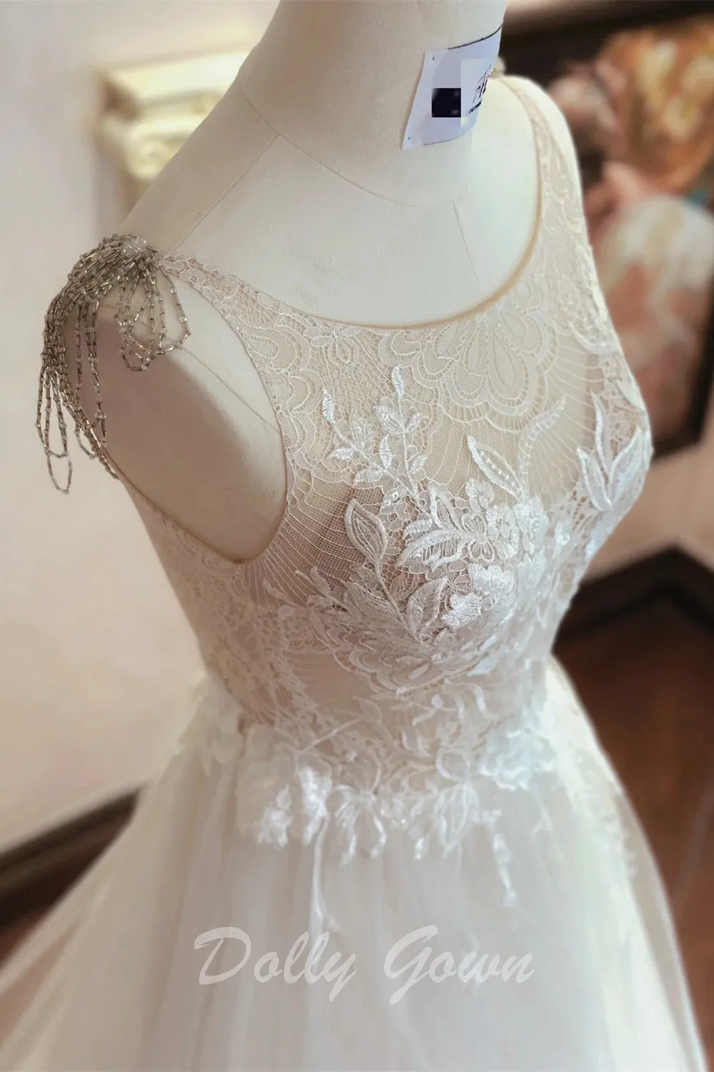Romantic Boat Neck Sheer Lace Top A-line Tulle Wedding Dress