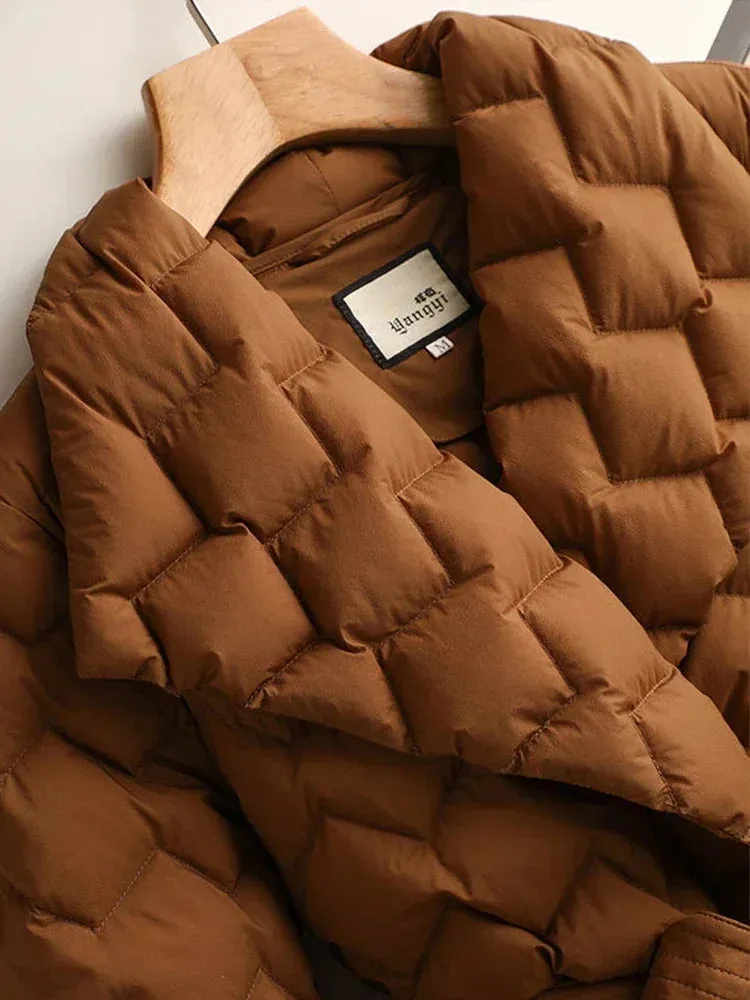SIOBHÁN | ELEGANT FEATHER COAT WITH BELT