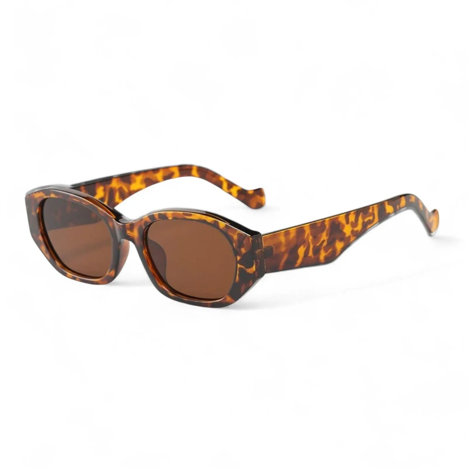 Trendy Oversized Womens Sunglasses for Stylish Summer Adventures