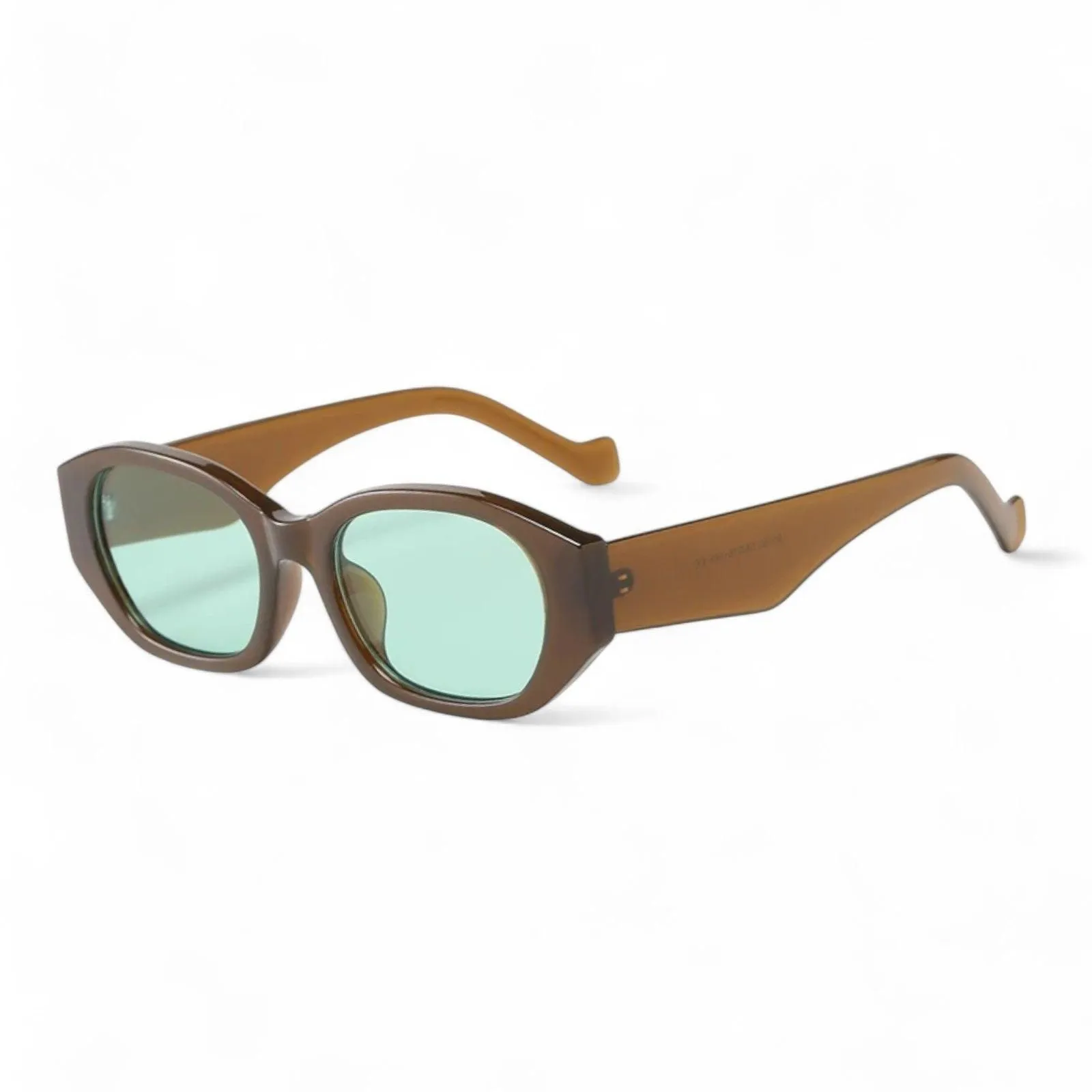 Trendy Oversized Womens Sunglasses for Stylish Summer Adventures