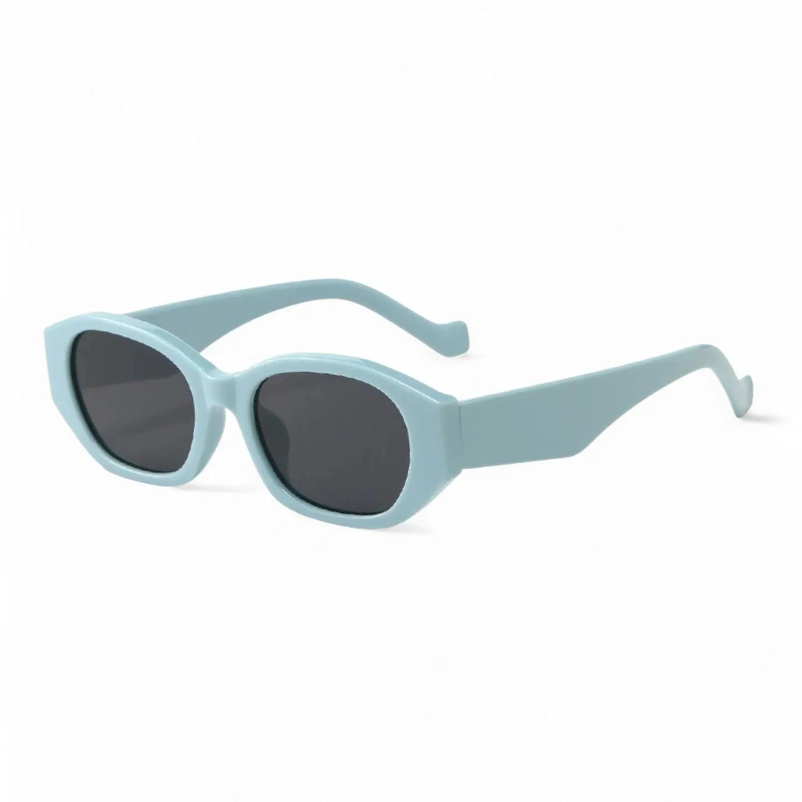 Trendy Oversized Womens Sunglasses for Stylish Summer Adventures