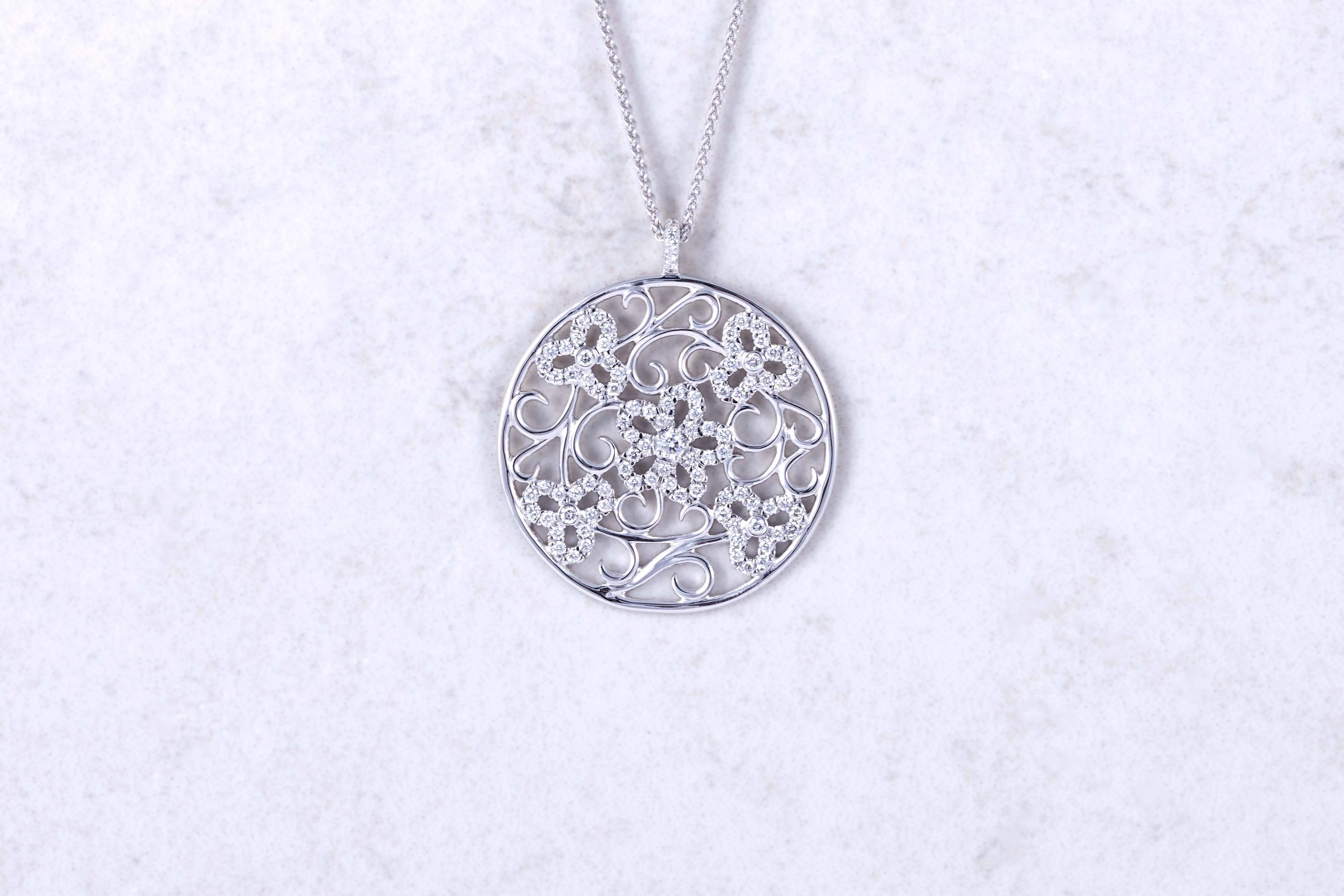 Vera Pendant
