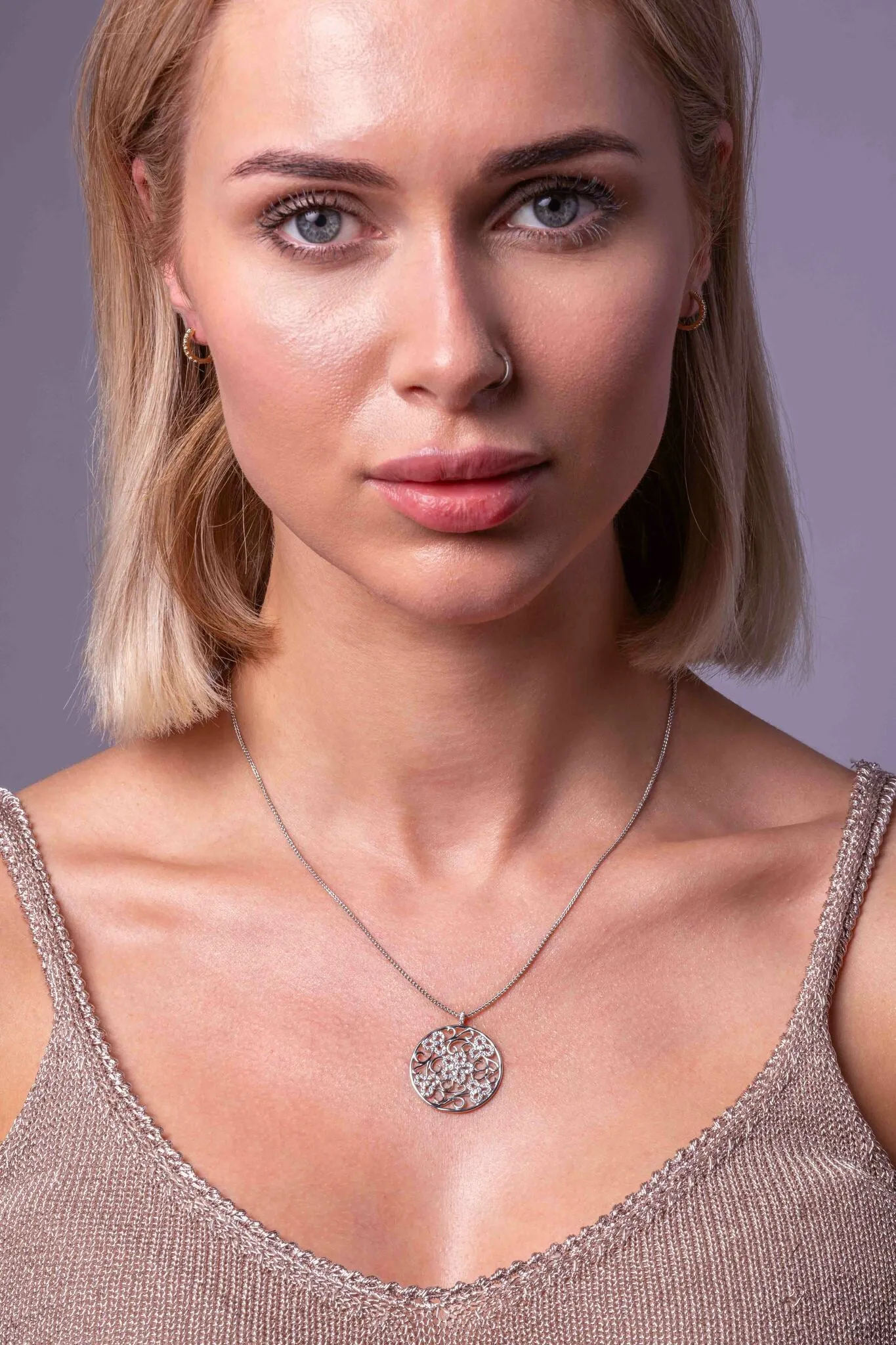 Vera Pendant