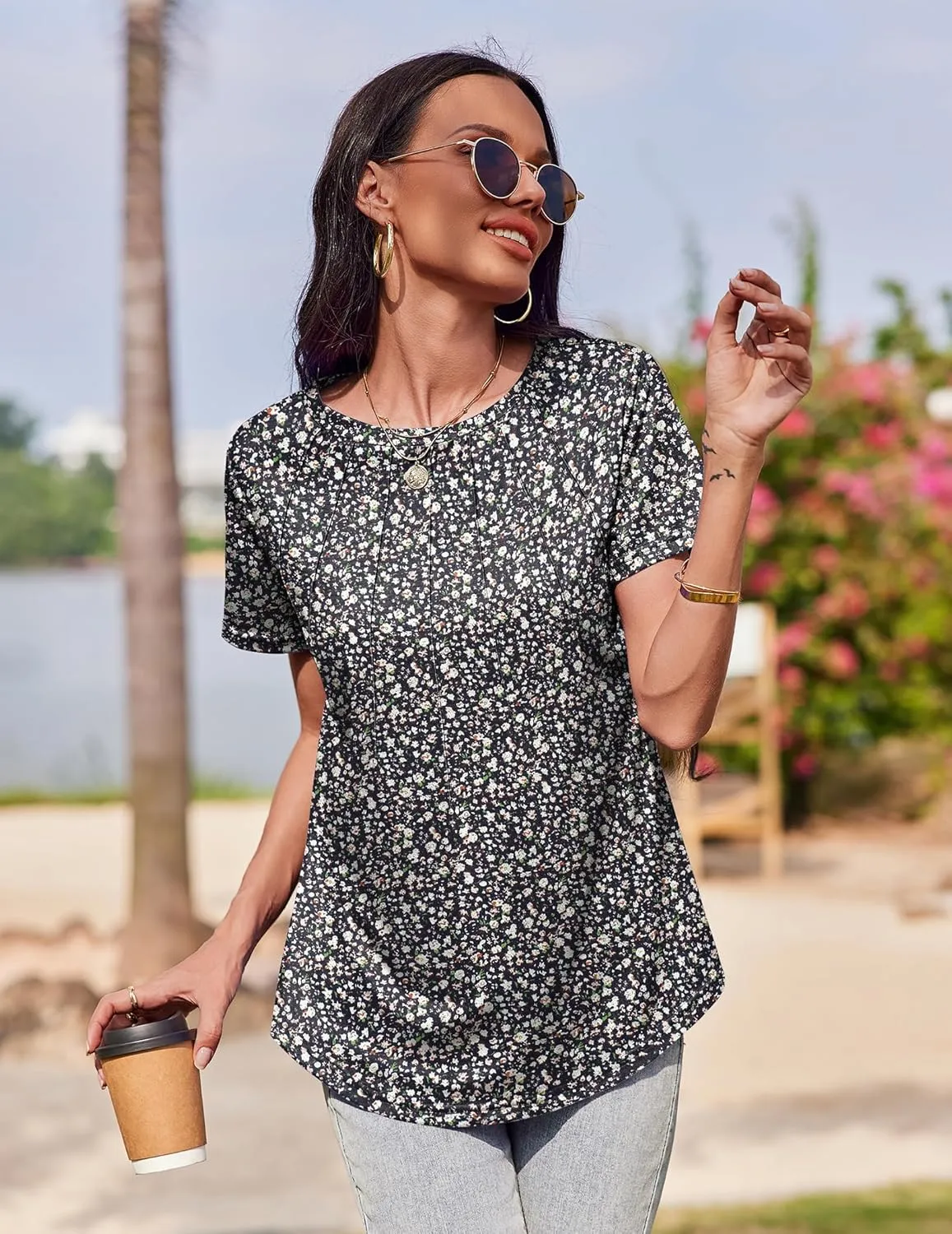 Zeagoo Womens Casual T Shirts for Summer 2025 Short Sleeve Crewneck Tunic Shirts Floral Print Tops Pleated Dressy Blouse